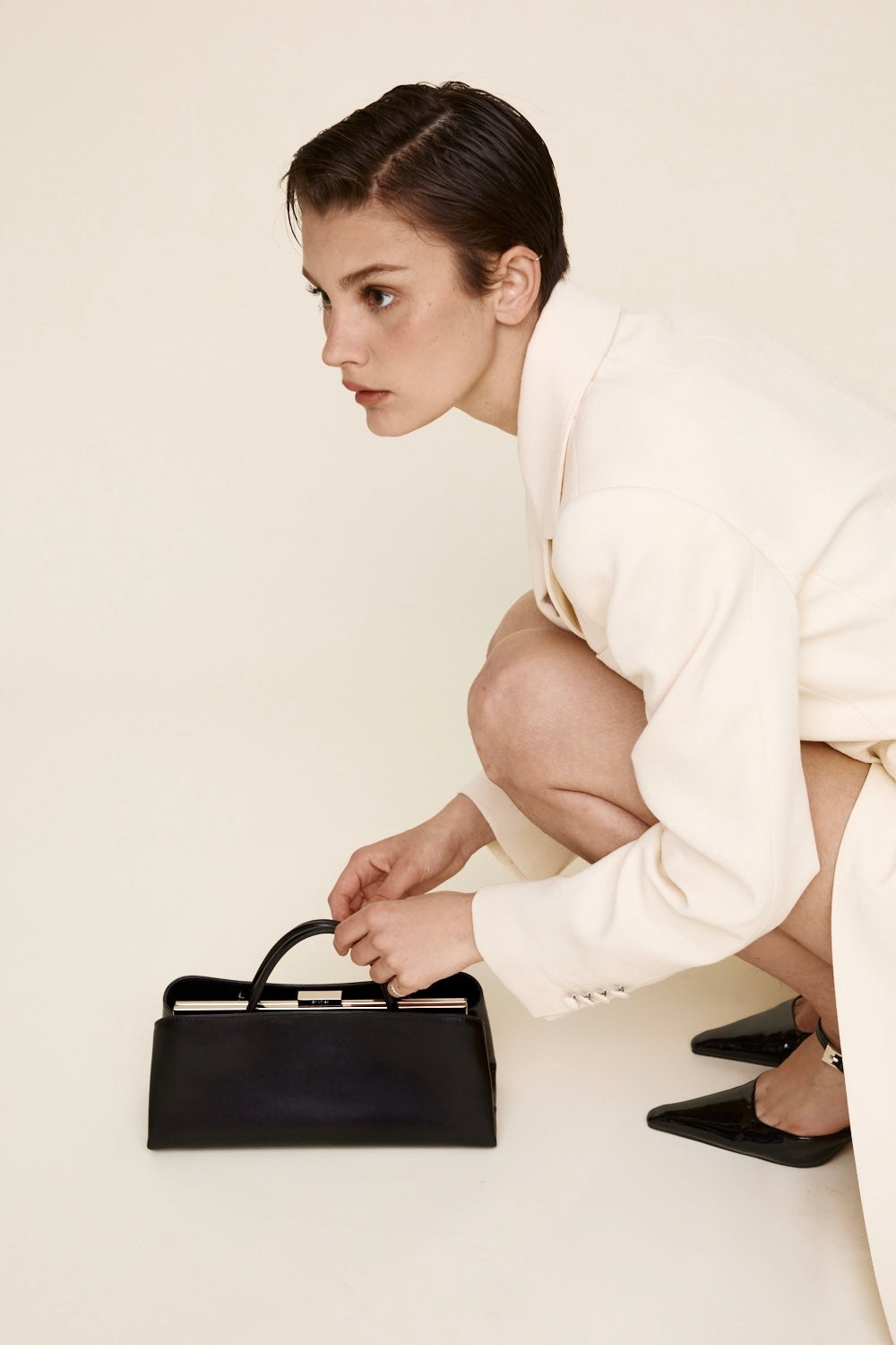 Silver Noir Éclair Bag