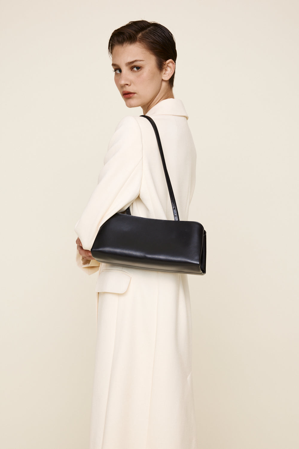 Silver Noir Éclair Bag