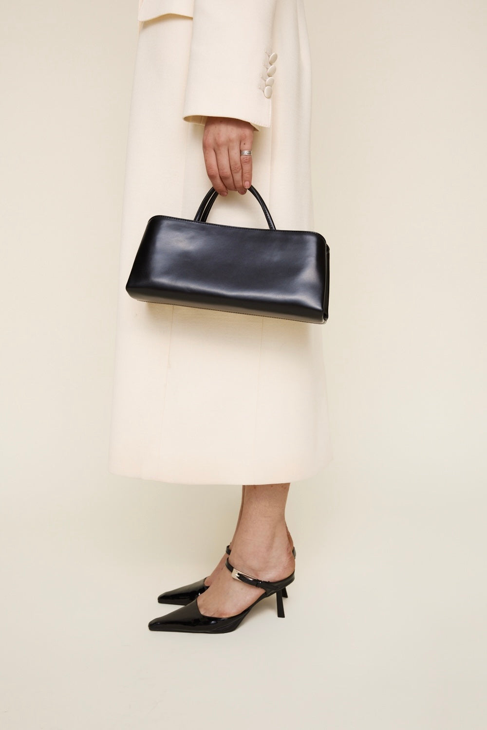 Silver Noir Éclair Bag