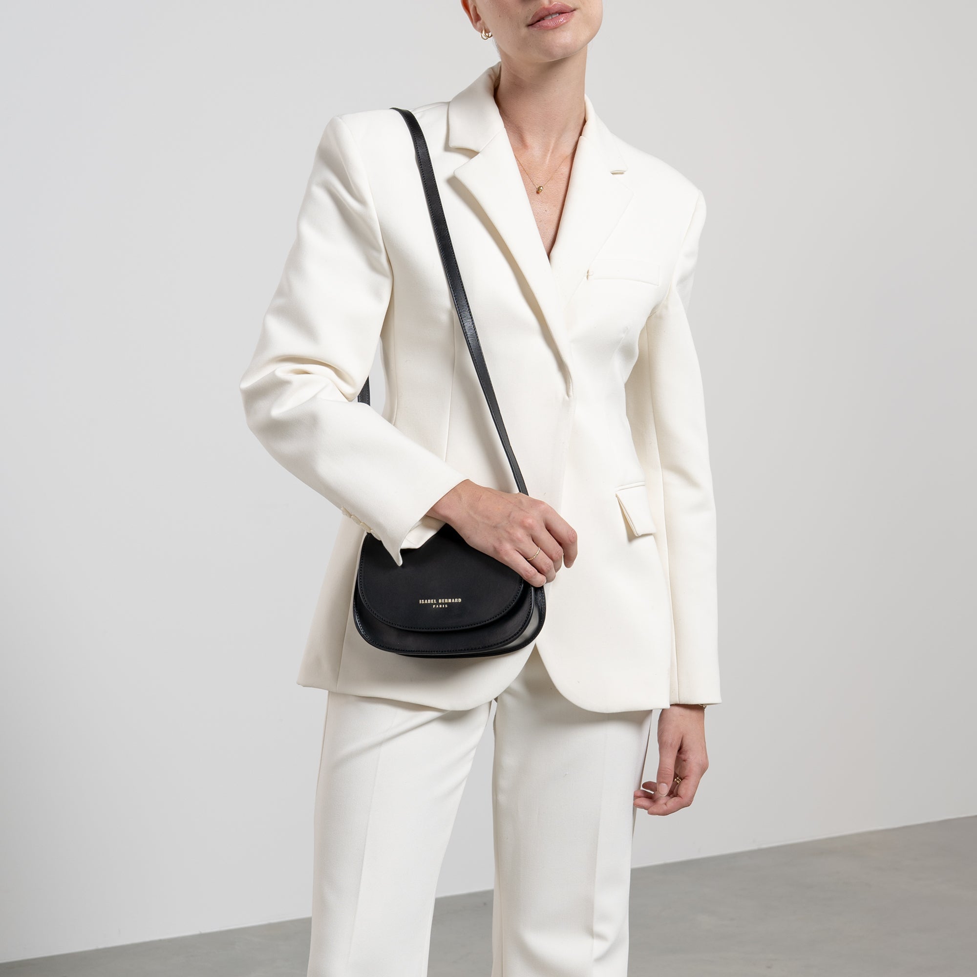 Montmartre Manon black vegetable tanned leather crossbody bag