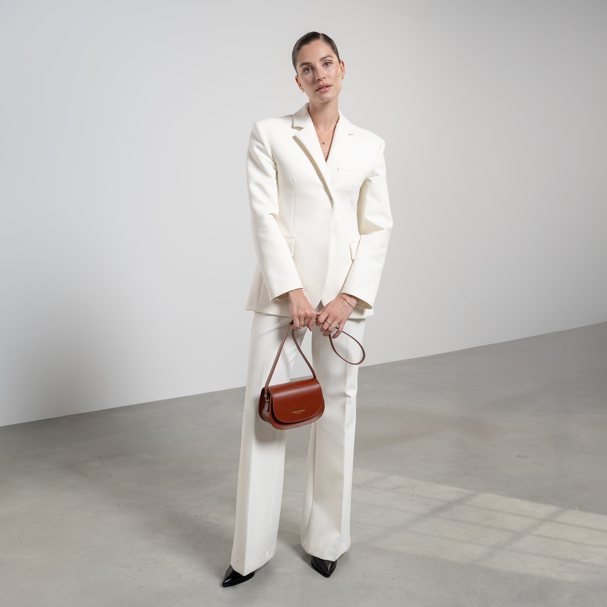 Montmartre Manon cognac vegetable tanned leather crossbody bag