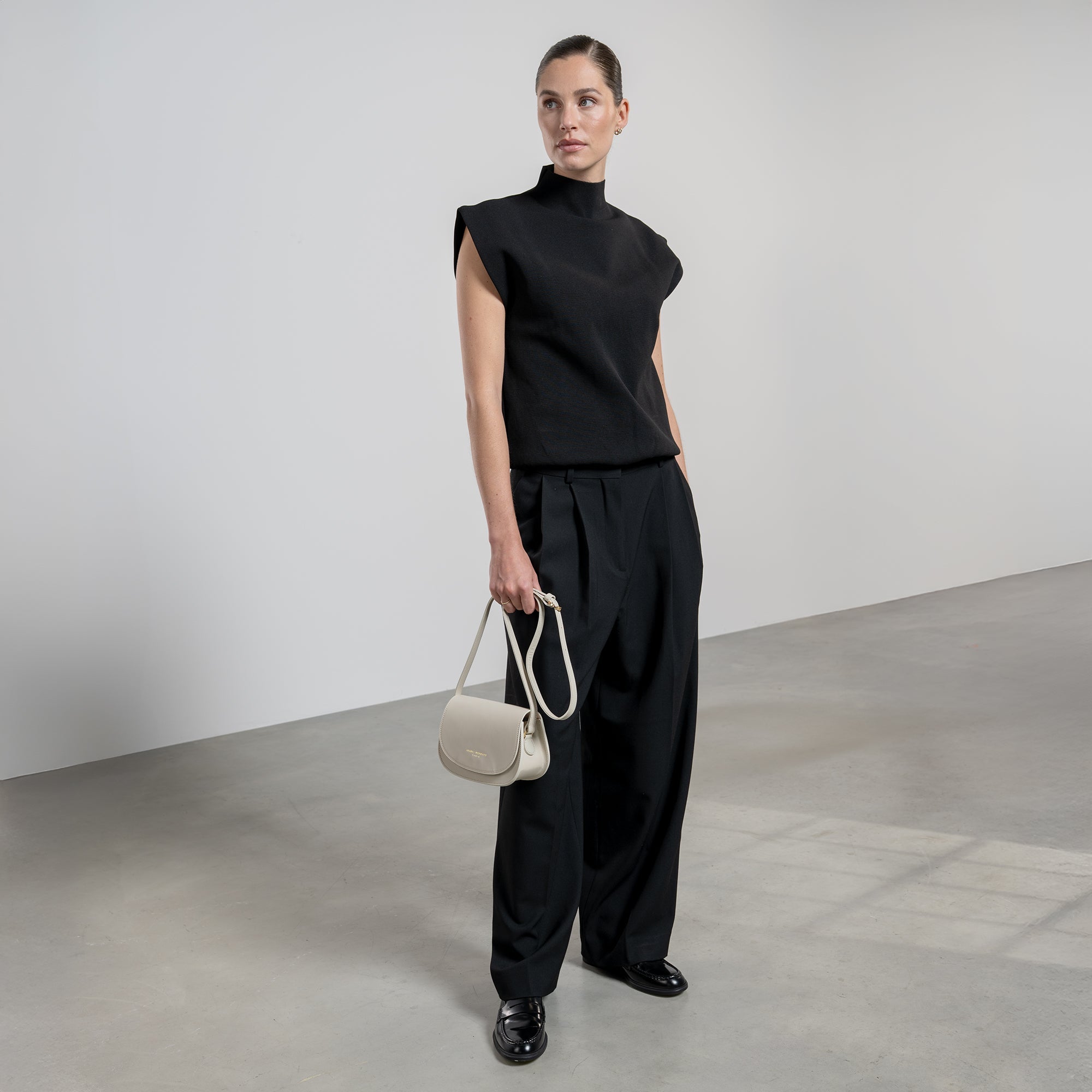 Montmartre Manon cream vegetable tanned leather crossbody bag