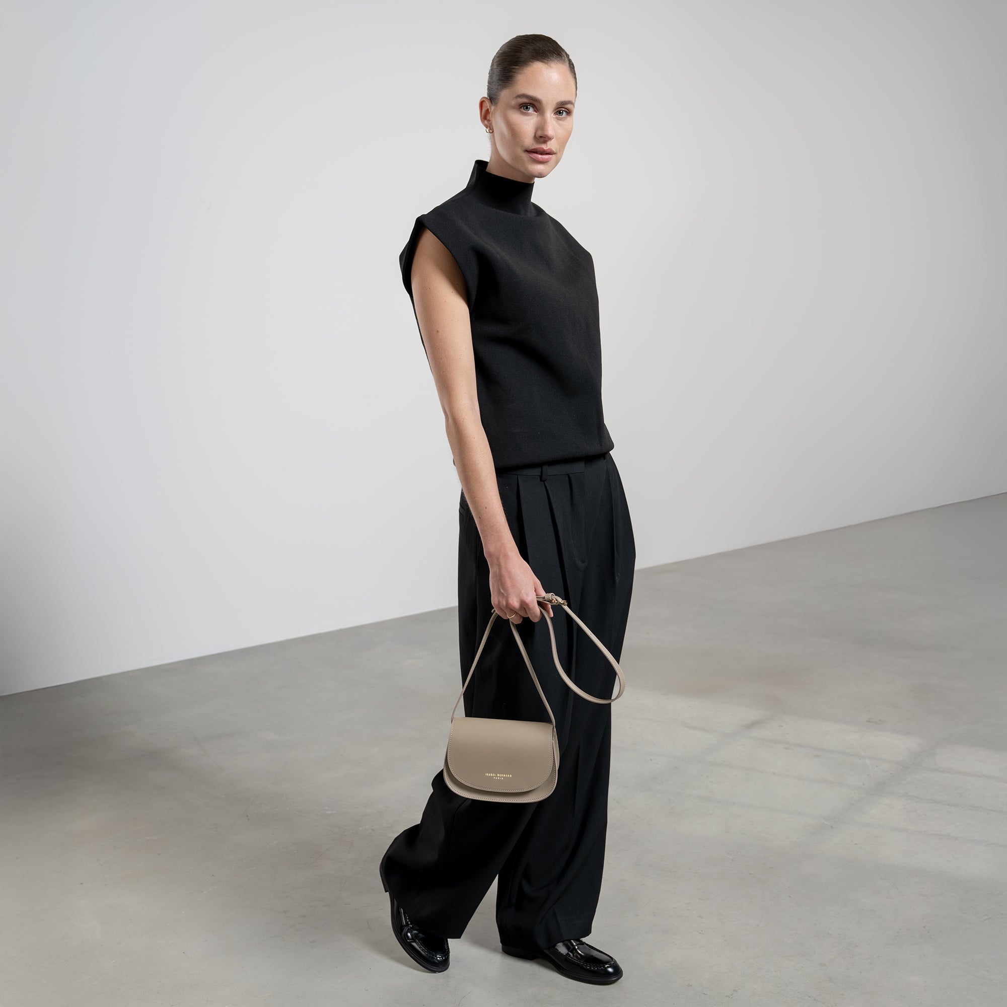 Montmartre Manon taupe vegetable tanned leather crossbody bag