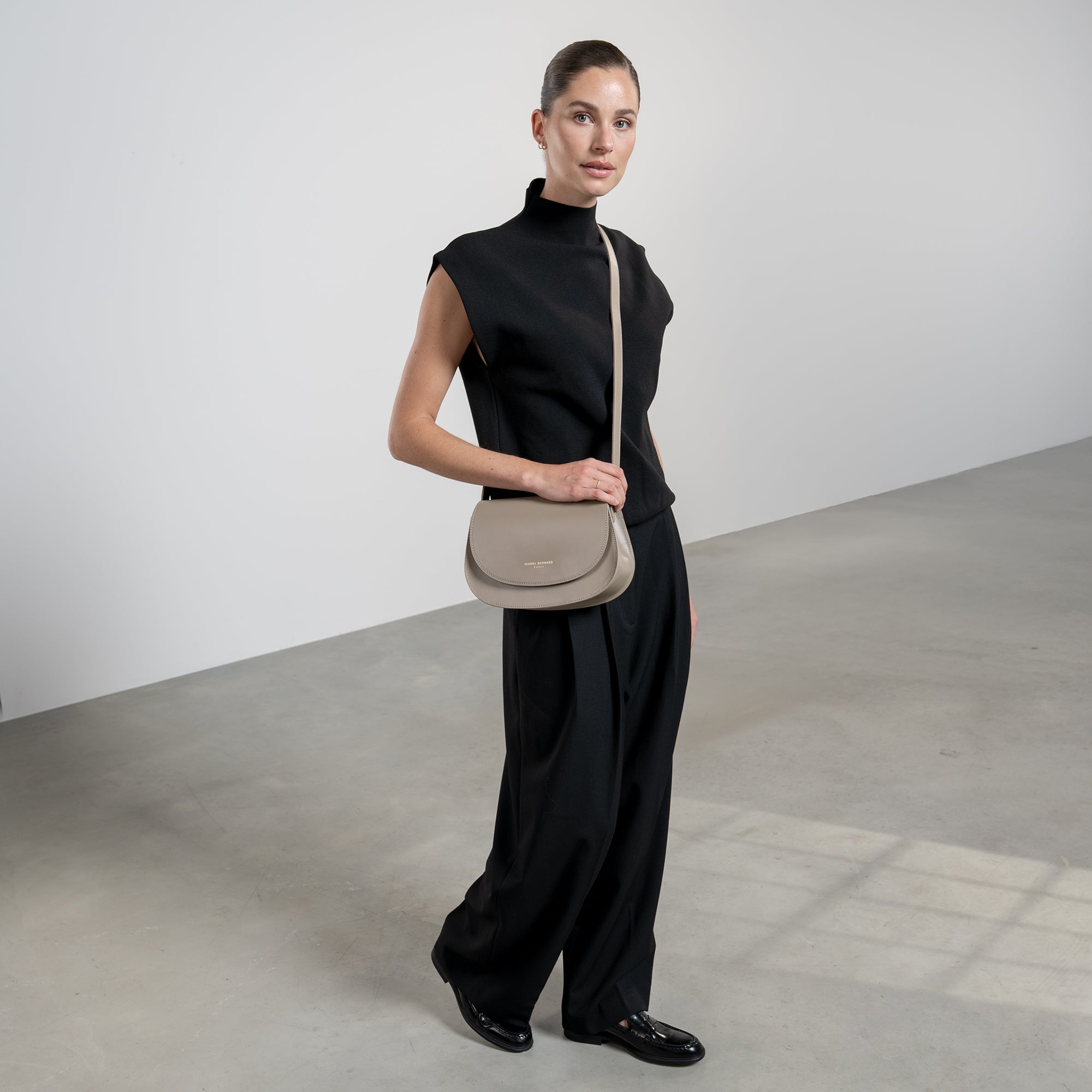 Montmartre Madelon taupe vegetable tanned leather crossbody bag