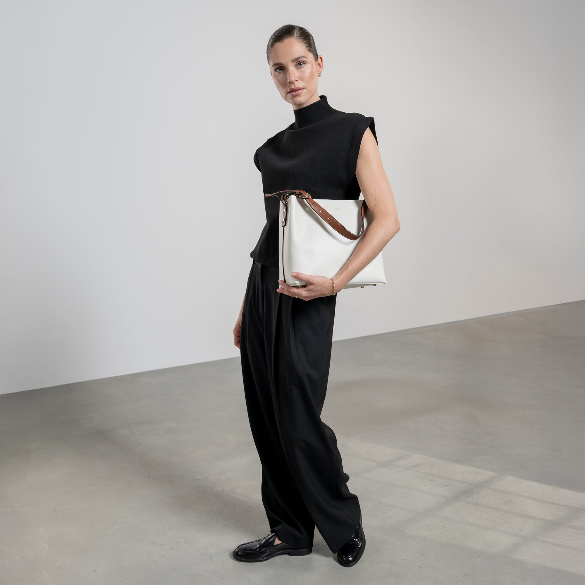 Honoré Adriane Midi white leather shoulder bag calfskin leather