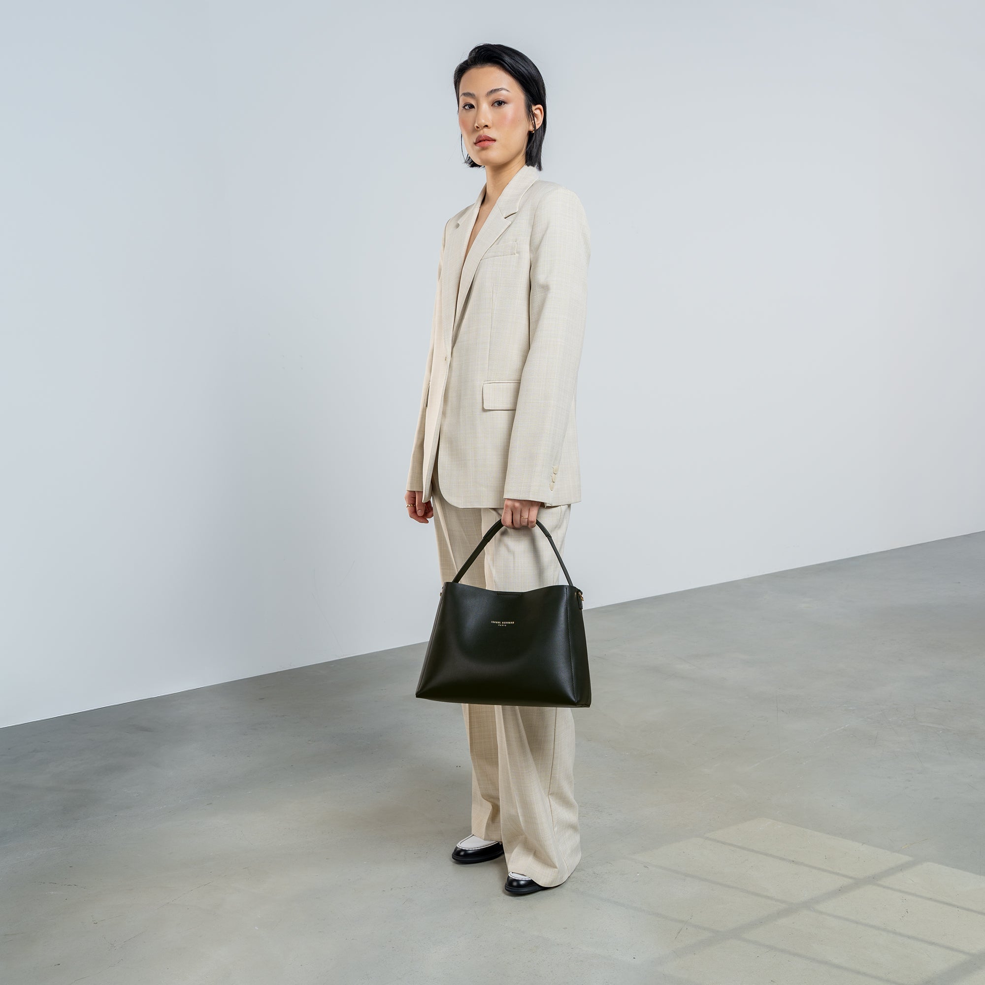 Montmartre Béatrice black vegetable tanned leather handbag