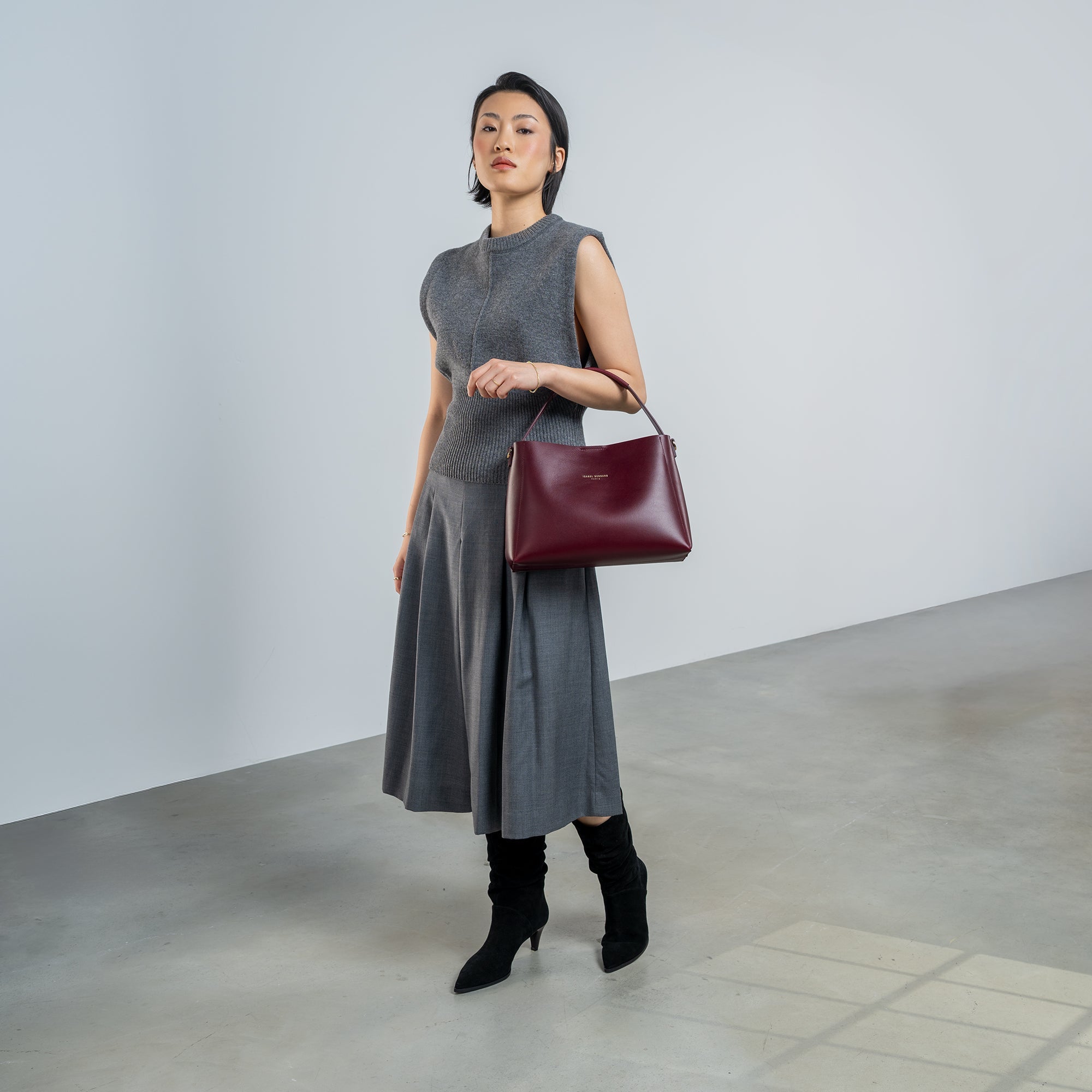 Montmartre Béatrice bordeaux vegetable tanned leather handbag