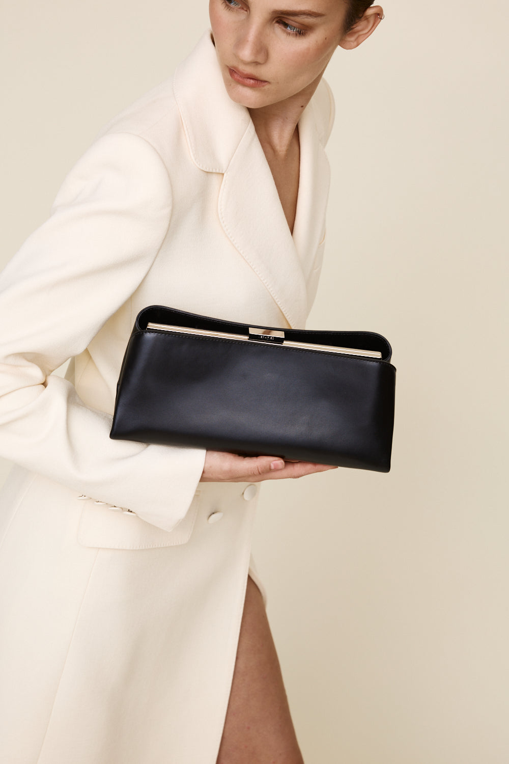 Silver Noir Éclair Bag