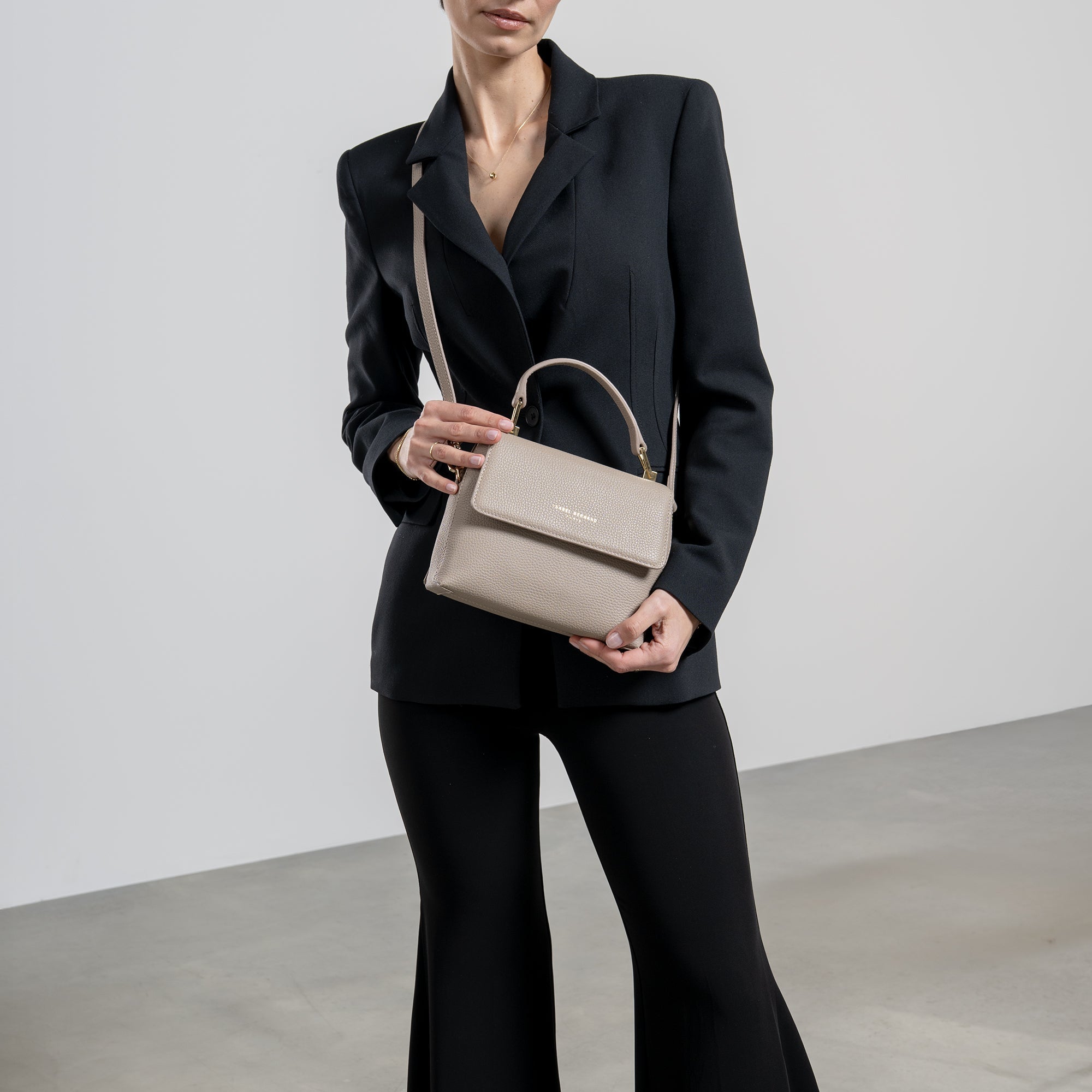 Cadeau d'Isabel taupe calfskin leather handbag and wallet set