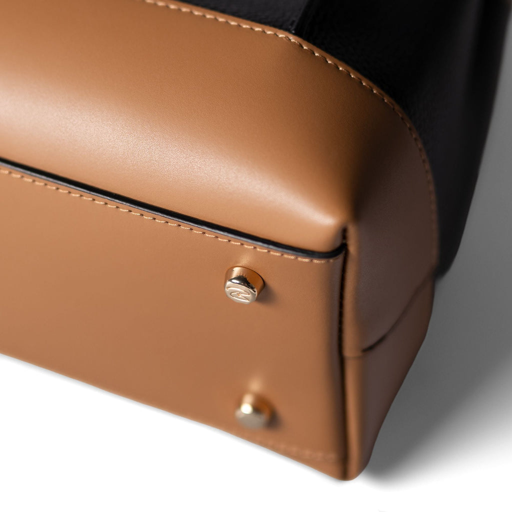 Femme Forte Minette black calfskin leather handbag