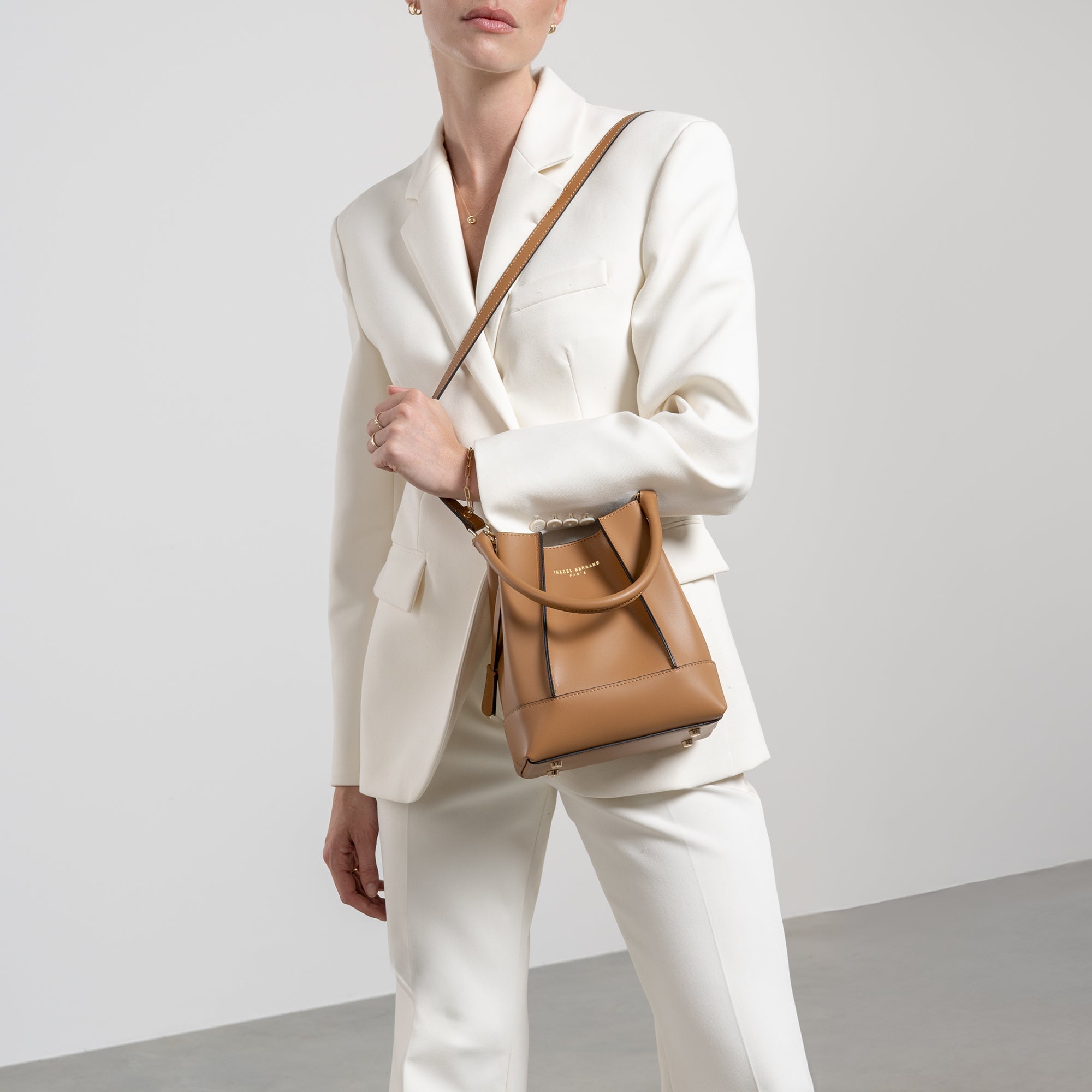 Femme Forte Minette camel calfskin leather handbag