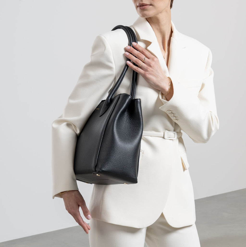 Cadeau d'Isabel black calfskin leather handbag and wallet set