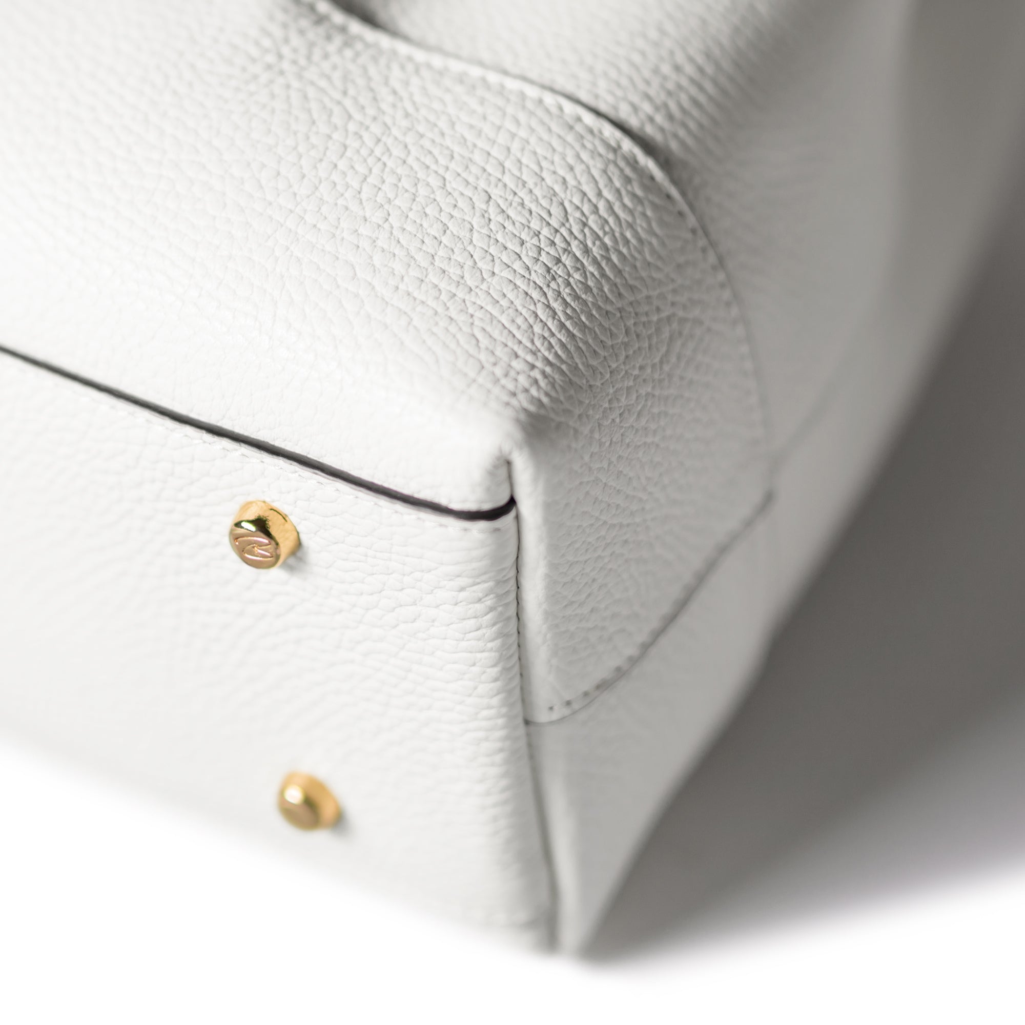 Femme Forte Macie cream calfskin leather shoulder bag
