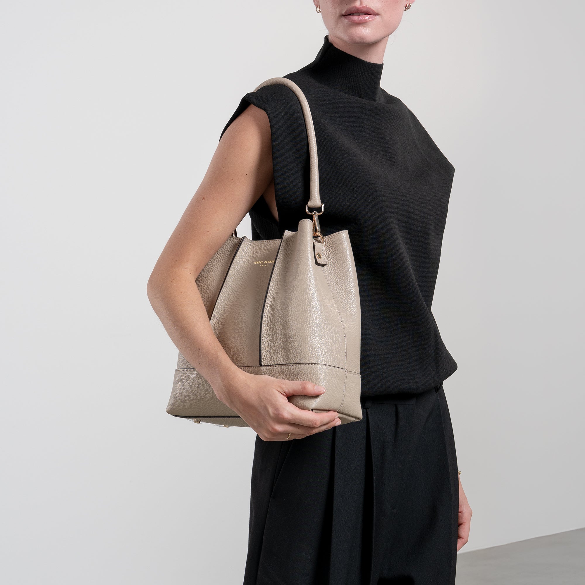 Femme Forte Macie taupe calfskin leather shoulder bag