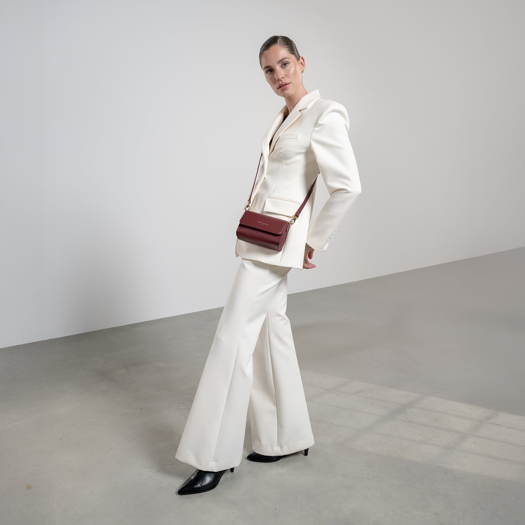Femme Forte Kim bordeaux red calfskin leather crossbody bag