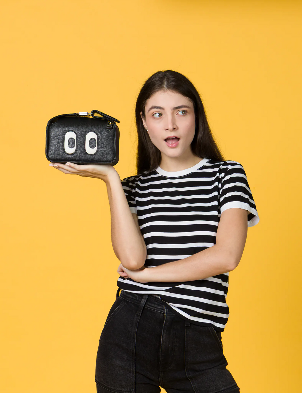 Benji Small Crossbody Black Leather Bag - Look Up 👀