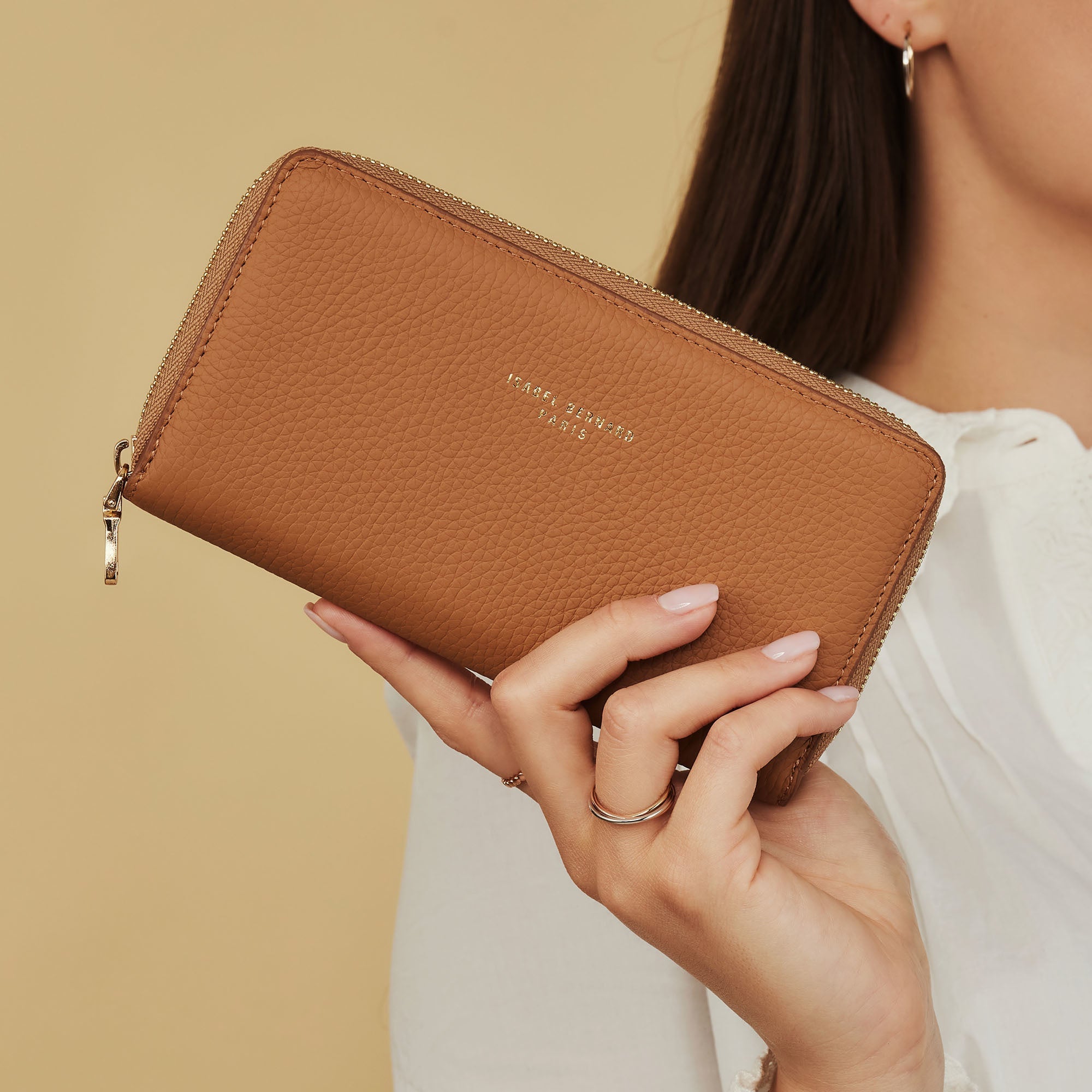 Cadeau d'Isabel camel calfskin leather handbag and wallet set